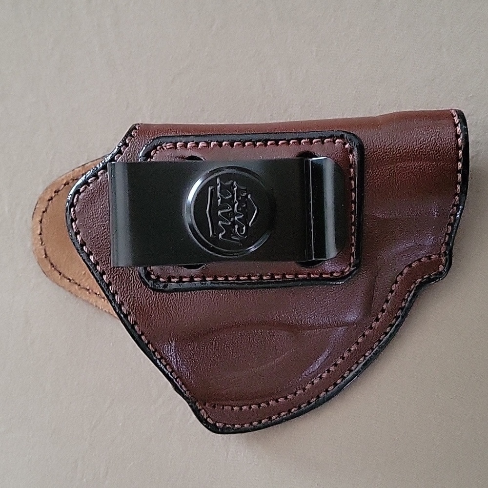 New leather inside waistband snub nose 38.